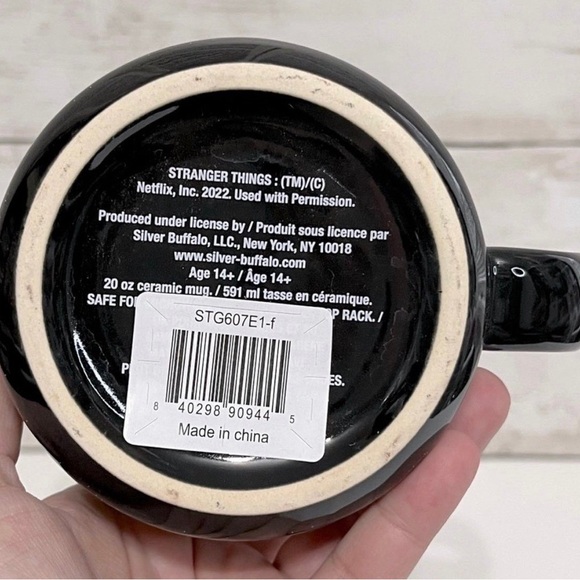 NWT Stranger Things Hellfire Club 20 oz Mug PRICE FIRM - Picture 4 of 4